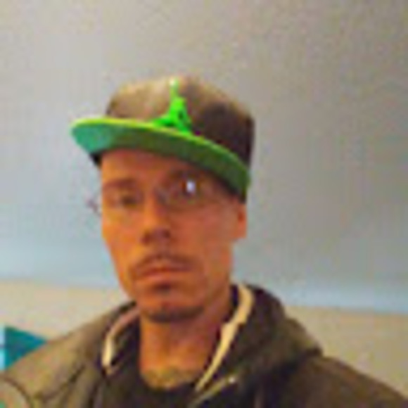 Meet your Posher, Ian - Picture 1 of 1